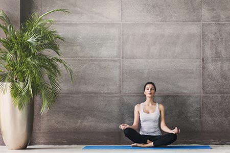 Autogenes Training hilft bei Kopfschmerzen